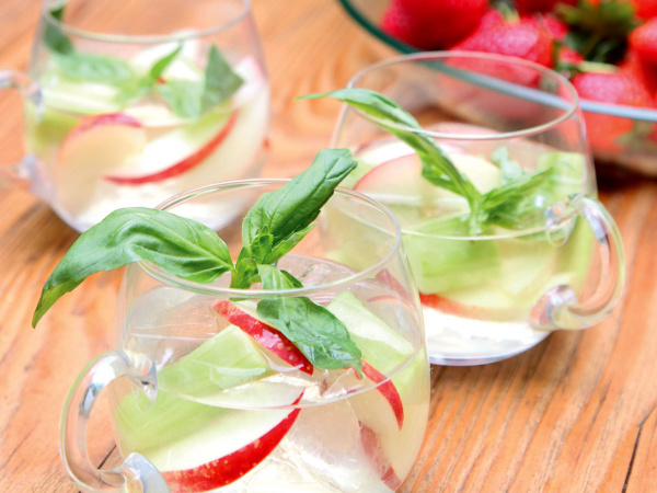Image of Nigella's White Sangria